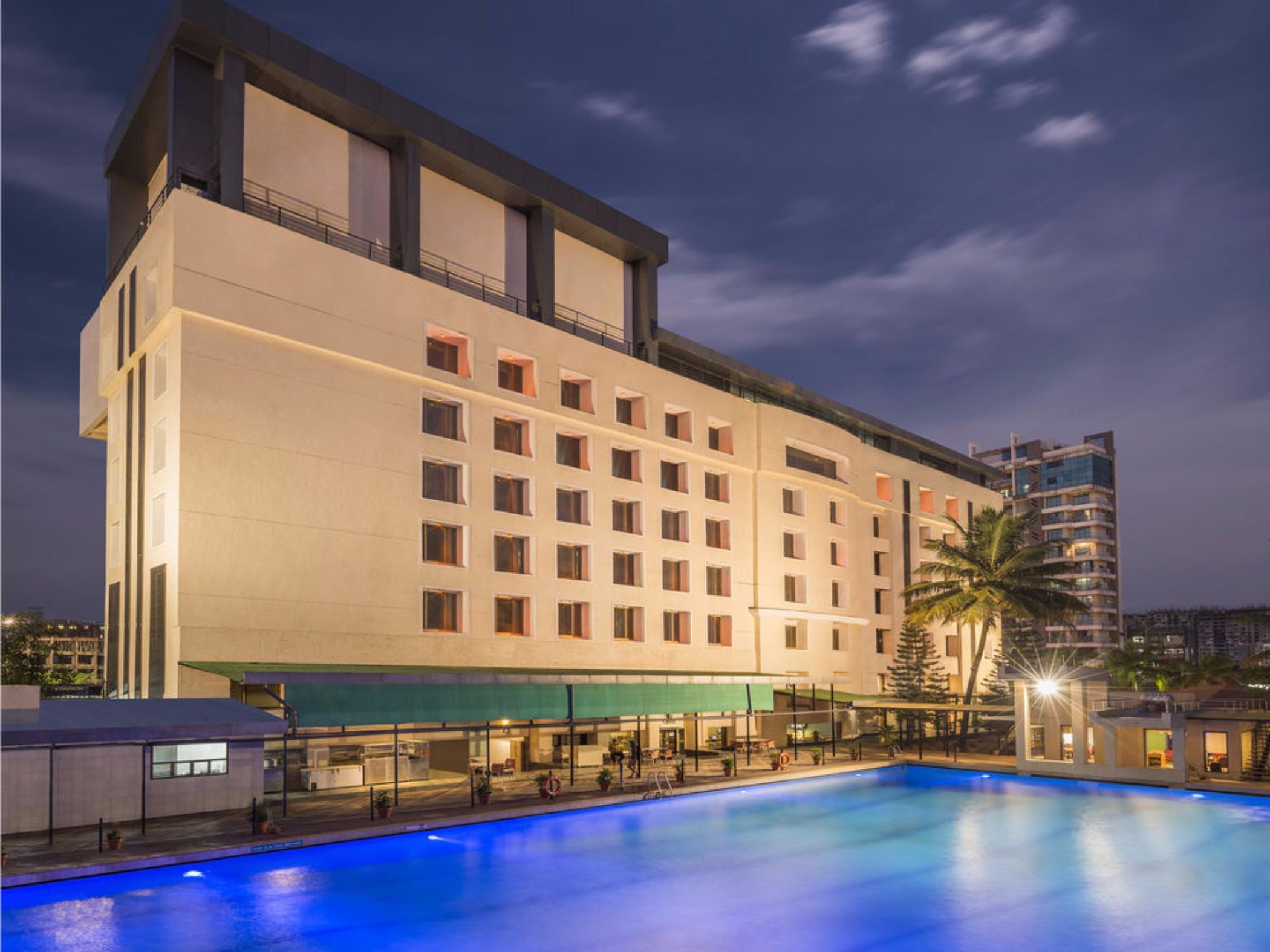 Gcc Hotel And Club Mira-Bhayandar Exteriör bild