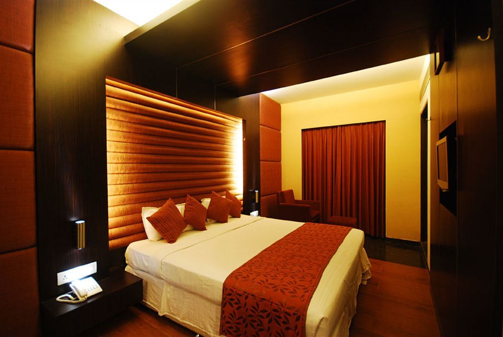 Gcc Hotel And Club Mira-Bhayandar Rum bild